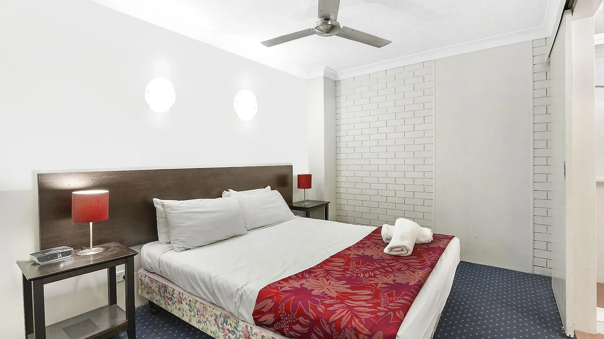 Broadbeach Travel Inn Apartments Gold Coast