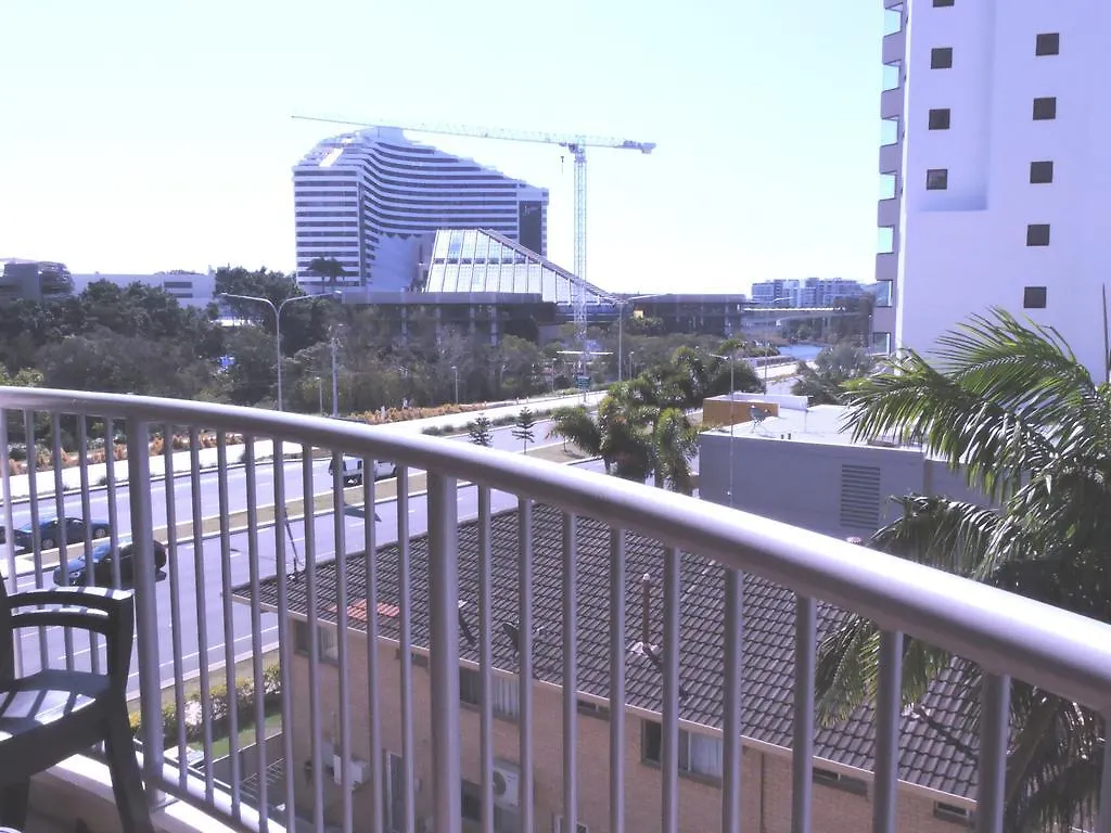 Broadbeach Travel Inn Apartments Gold Coast 3*,