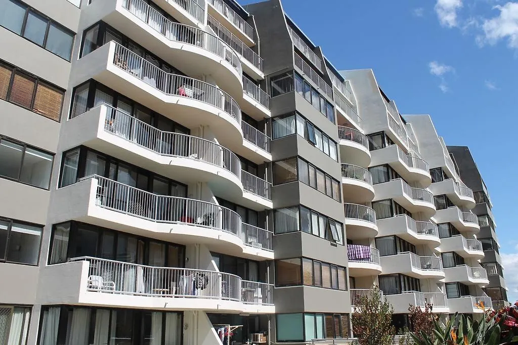 Broadbeach Travel Inn Apartments Gold Coast 3*,  Australia