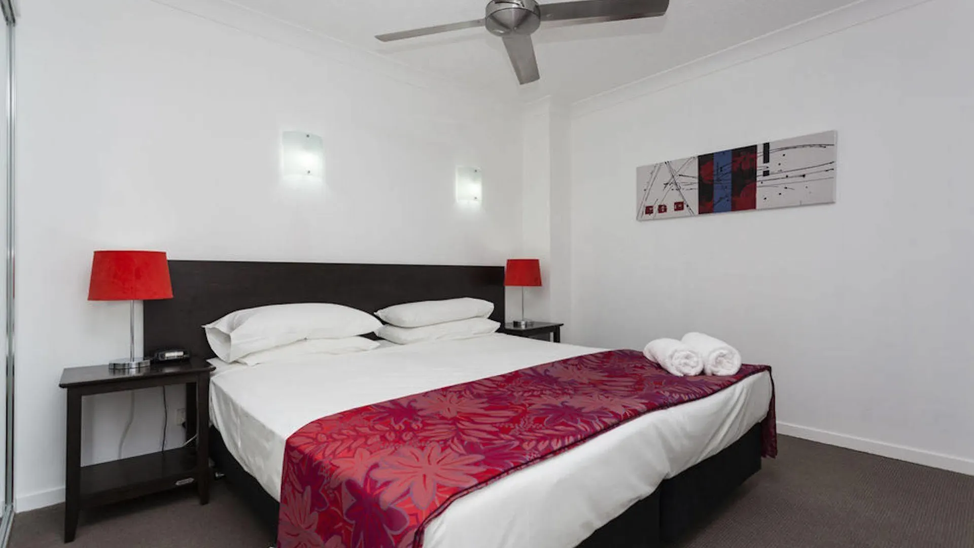 Broadbeach Travel Inn Apartments Gold Coast Aparthotel