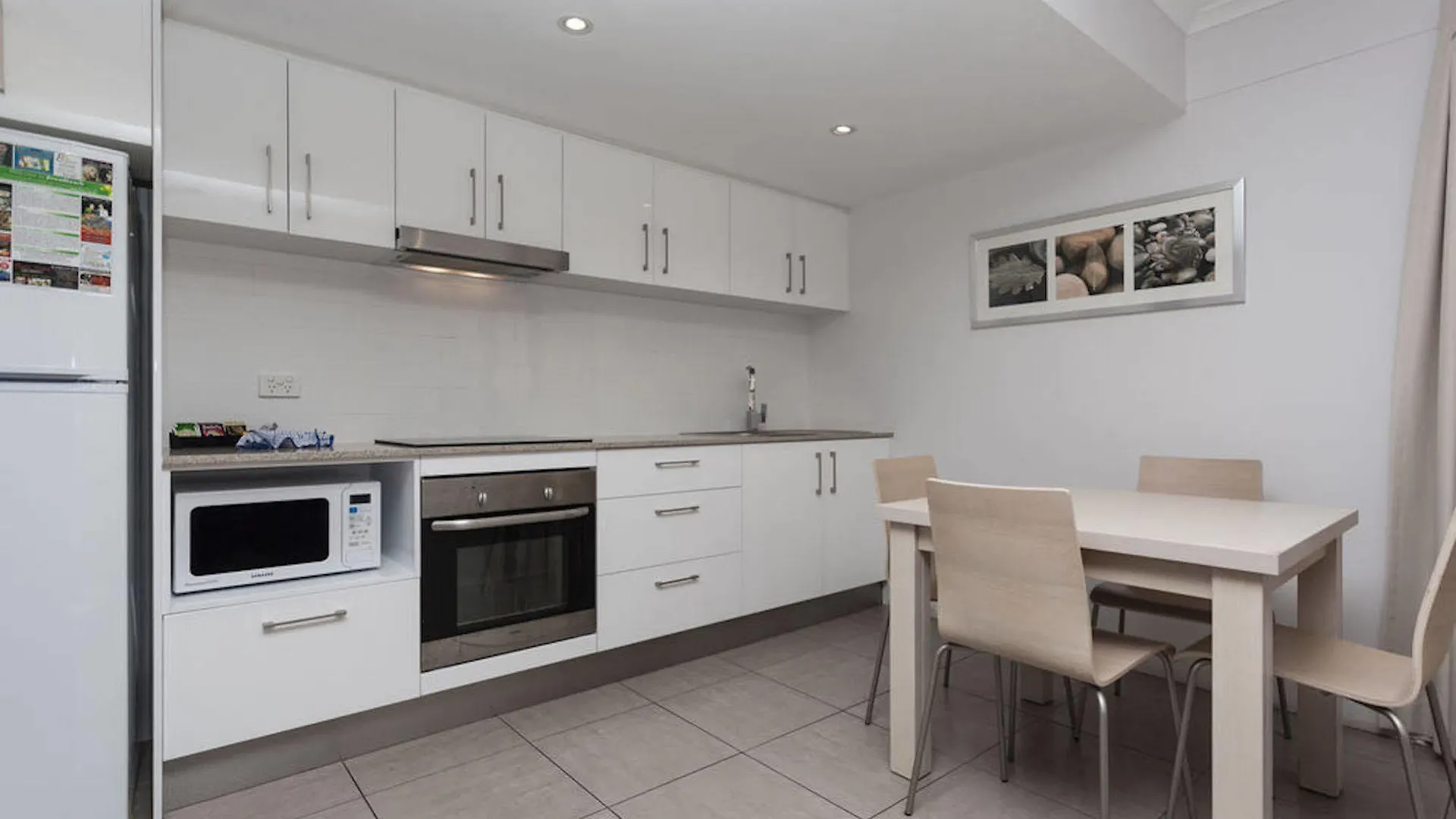 Broadbeach Travel Inn Apartments Gold Coast