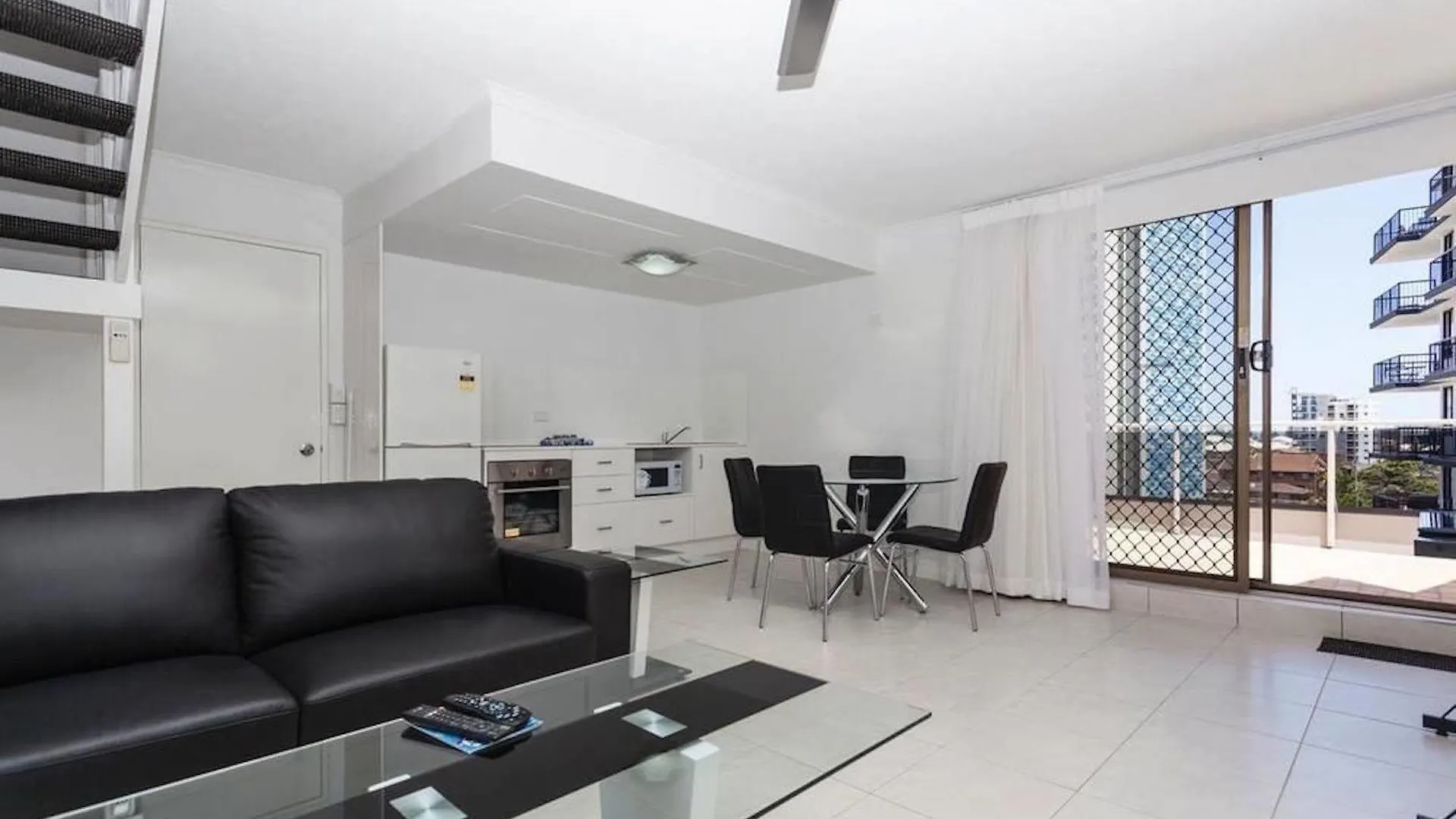 Broadbeach Travel Inn Apartments Gold Coast Aparthotel