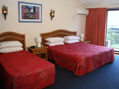 Broadbeach Travel Inn Apartments Gold Coast Aparthotel